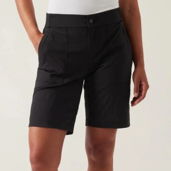 Athleta Pants - 🐲💙 Athleta Black Trekkie Bermuda Short